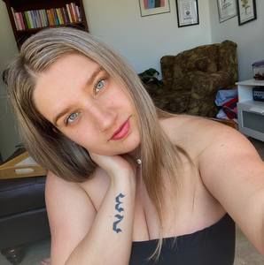 Meet your Posher, Emma hope
